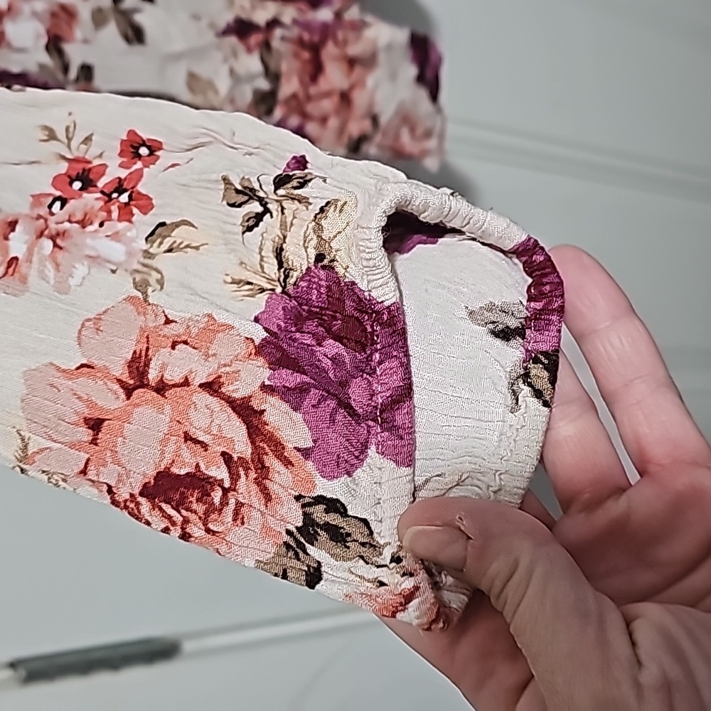 Like new, torrid blouse with pink and maroon flowers. - Picture 4 of 6
